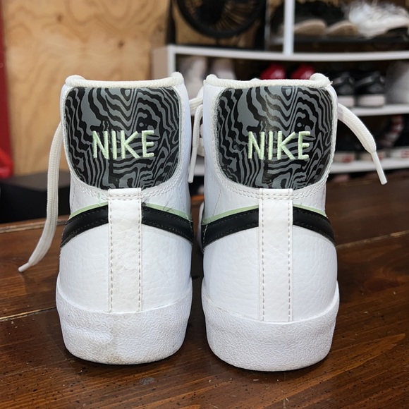 Nike Blazer Mid ‘77 SE GS Double Swoosh - White Vapor Green - Picture 2 of 4